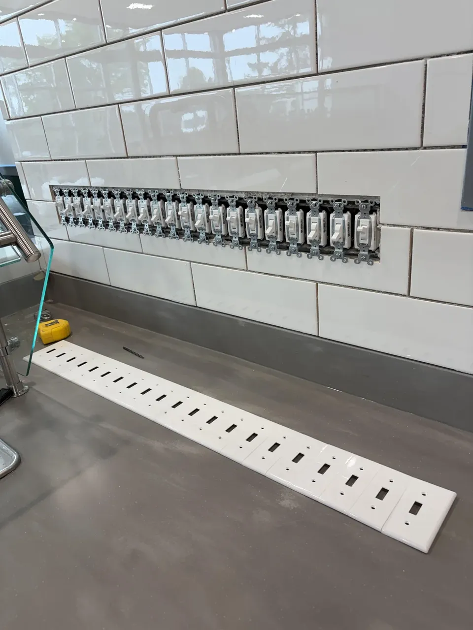 From the electricians community on Reddit: 21 Gang